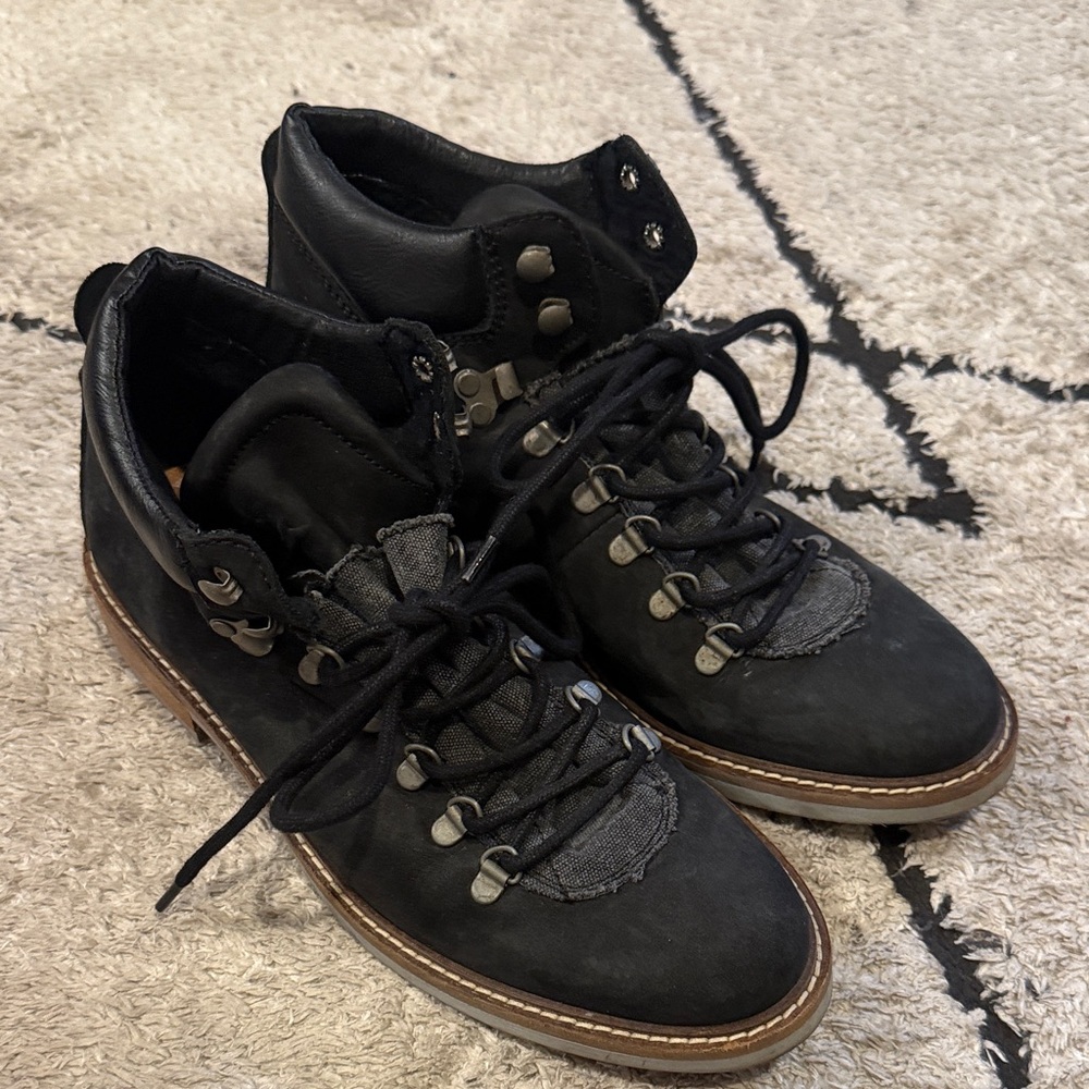 pajar canada boot 8-8.5 Black Hiking Boots